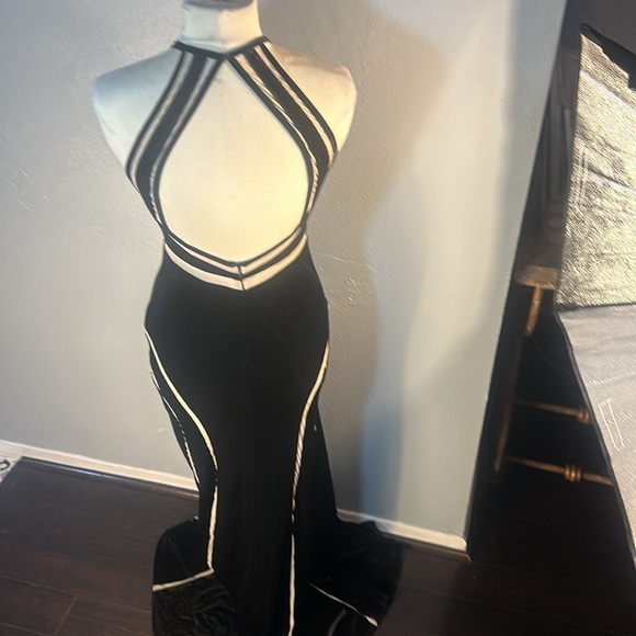 Velvet black dress see through cream fabric net by Xscape Size 8 - Picture 6 of 8